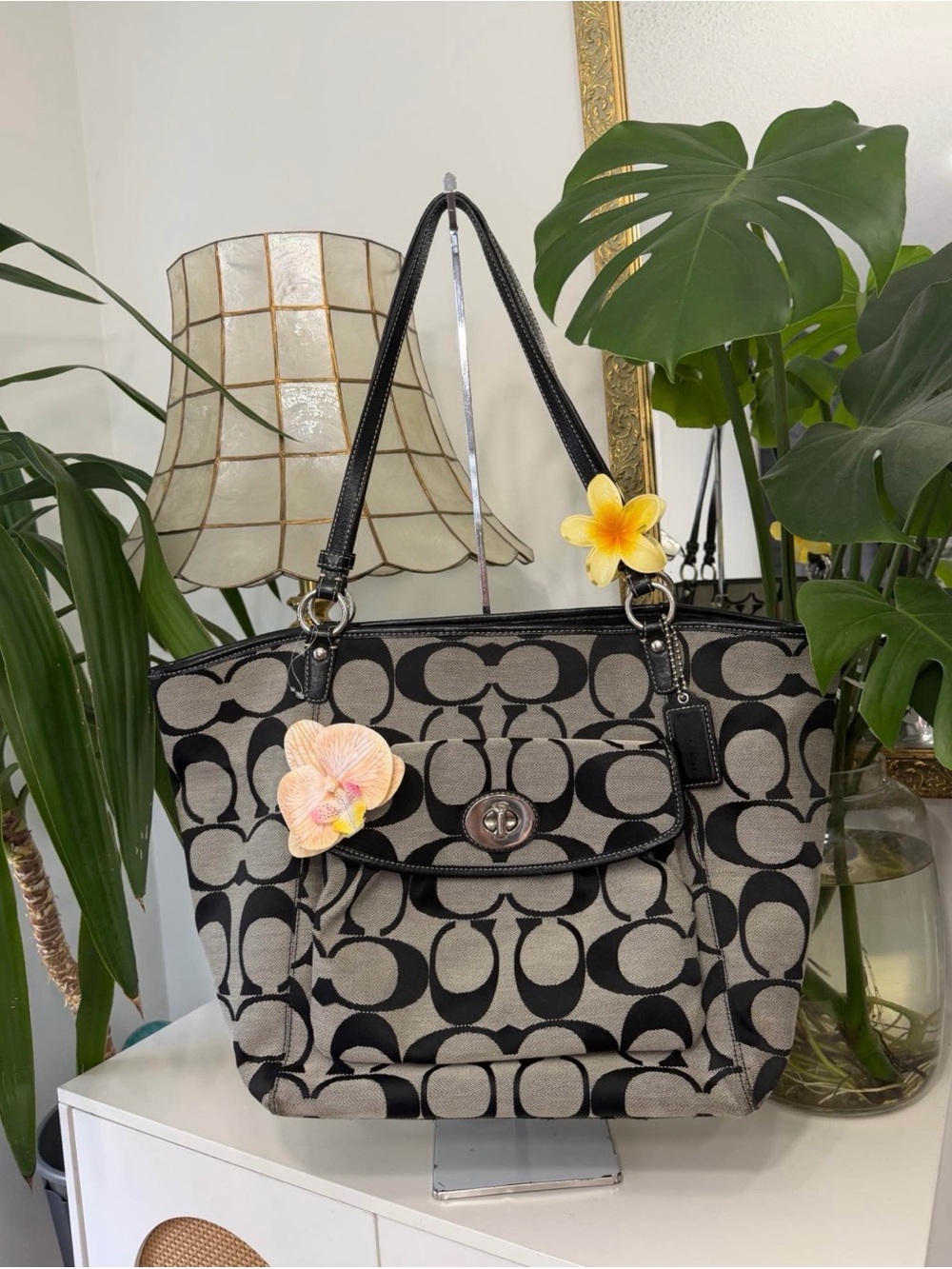 Coach Leah tote in black